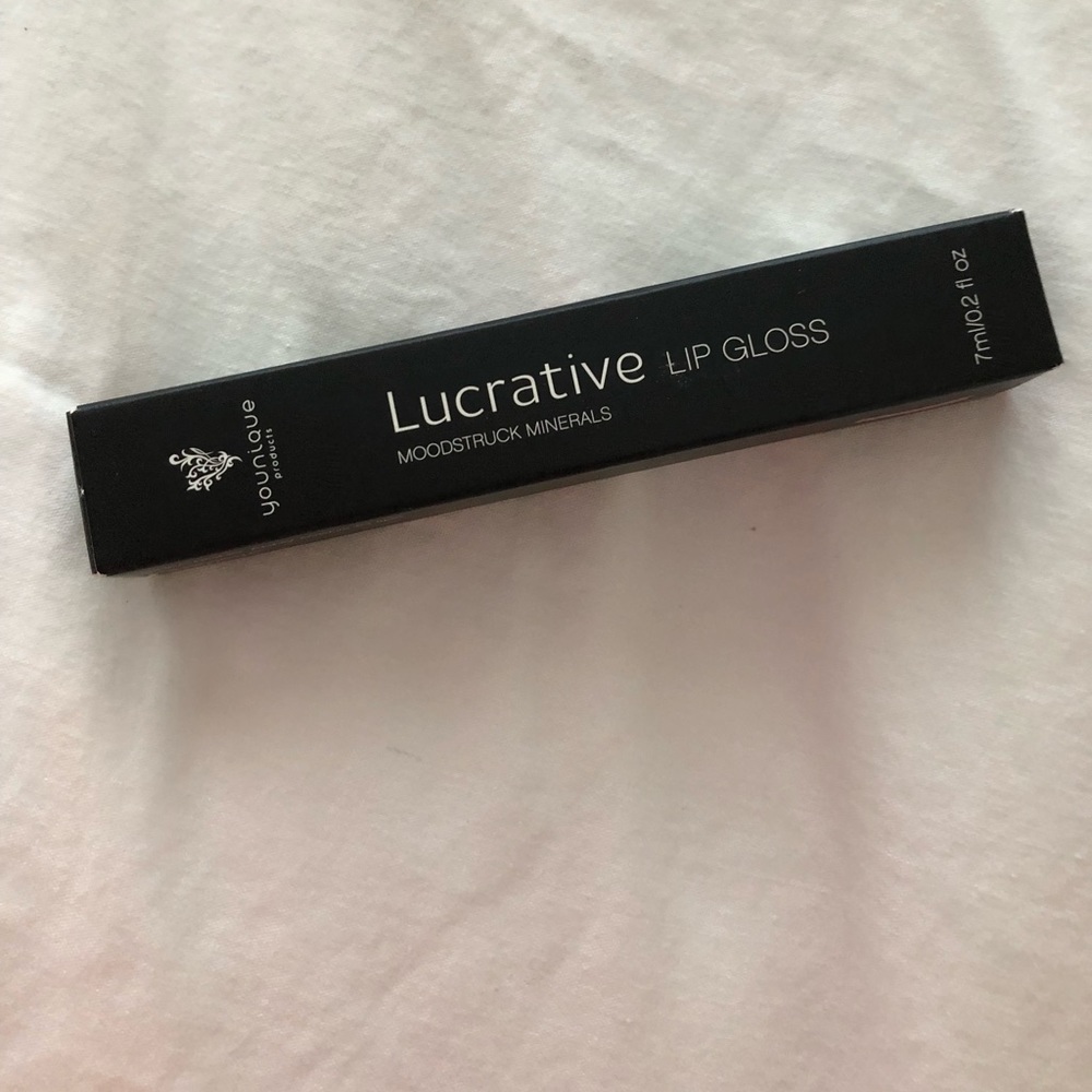 Younique Lip Gloss